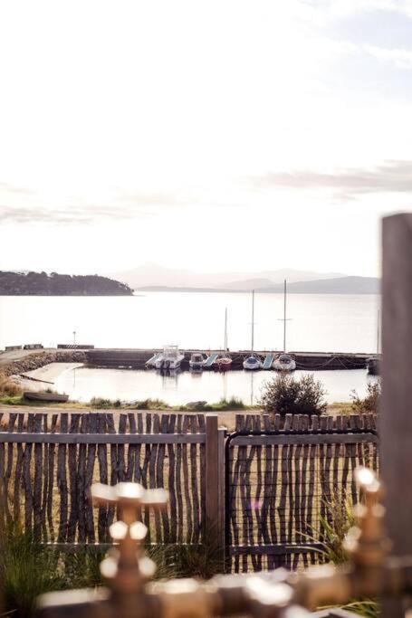 Bruny Boathouse Bed & Breakfast Alonnah Bagian luar foto